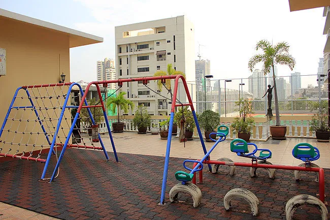 promsakmansion-playground2
