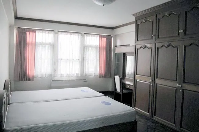 areemansion-bedroom2