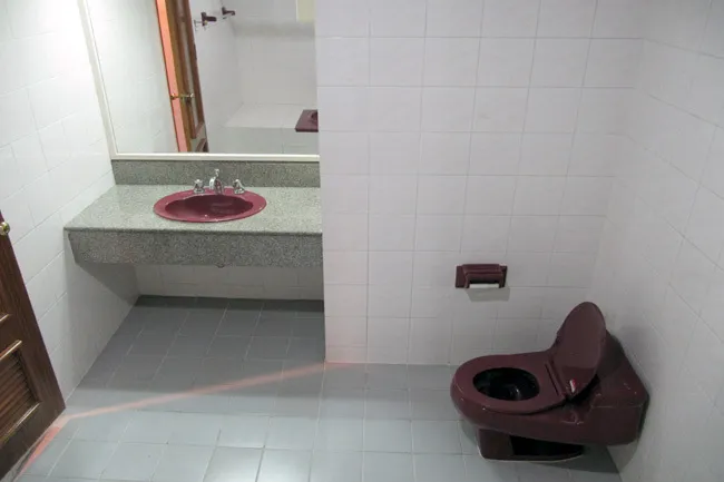 royalkensingtonmansion-bathroom2