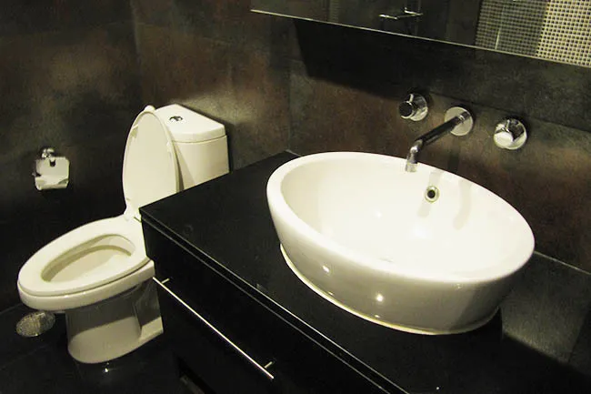 urbanasathorn-bathroom2