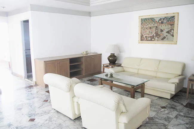 saintlouismansion-livingroom