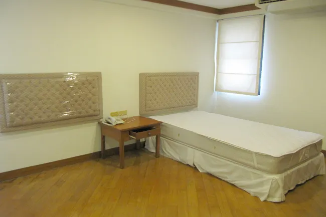 baanadisara-bedroom2