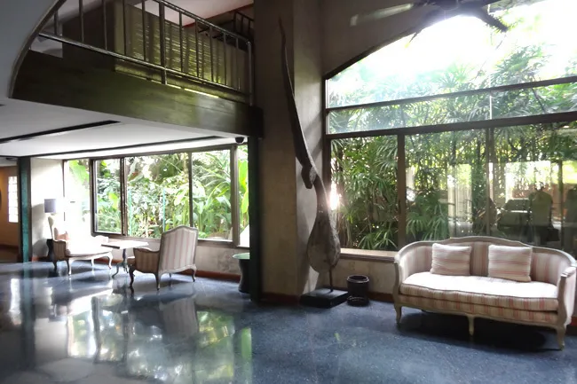raintreevillage-lobby
