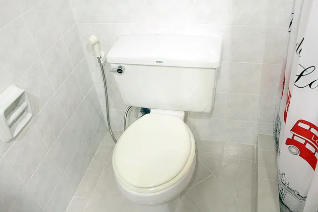 nidathonglor-bathroom3