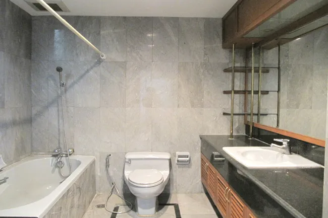ruamsukcondominium-bathroom