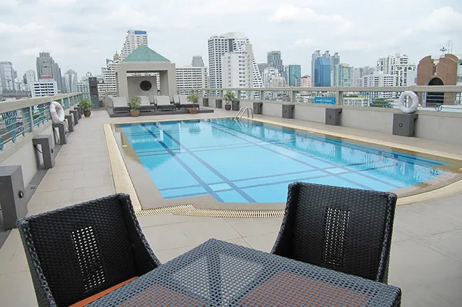chateaudebangkok-pool