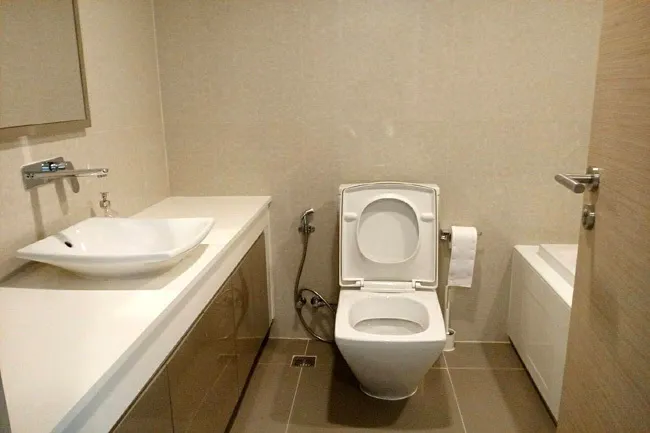 livat49-bathroom