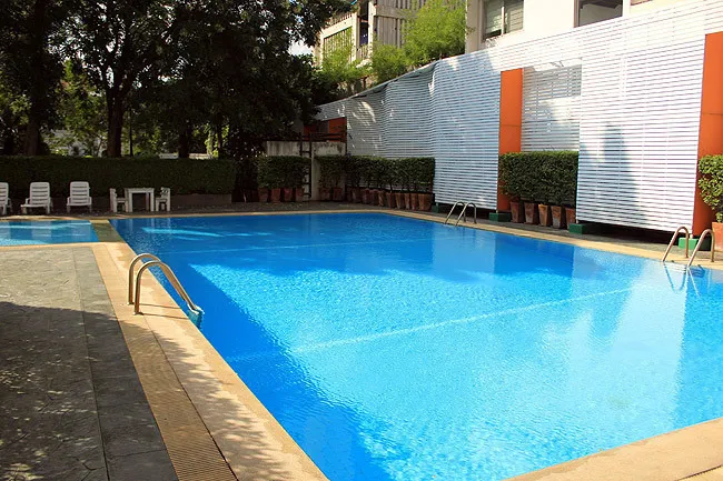 richmondpalace-pool