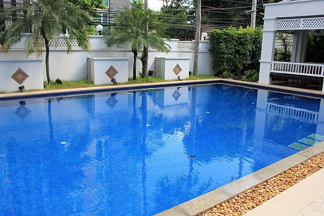 thebangkoksukhumvit61-pool